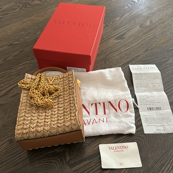 Valentino v logo signature bag - Picture 5 of 9